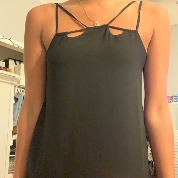 Semi formal black crossed tank top - Picture 2 of 4